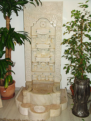 Копия Бахчисарайского фонтана из белого мрамора
